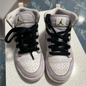 Girls Jordan mid tops us 11